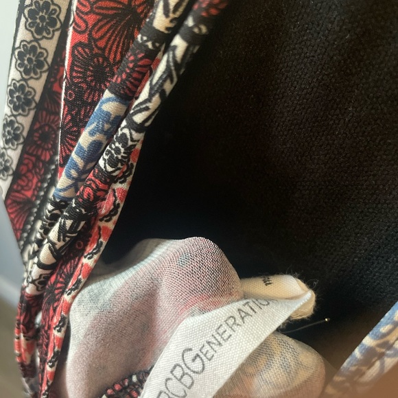 BCBGeneration Halter Knotted Tunic Top - Picture 6 of 9